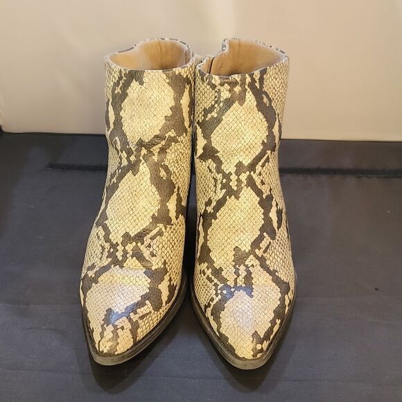 SOUL NATURALIZER COWBOY ANKLE POINTED TOE SIDE ZIPPER CHUNKY BLOCK HEEL BOOT - Picture 2 of 15